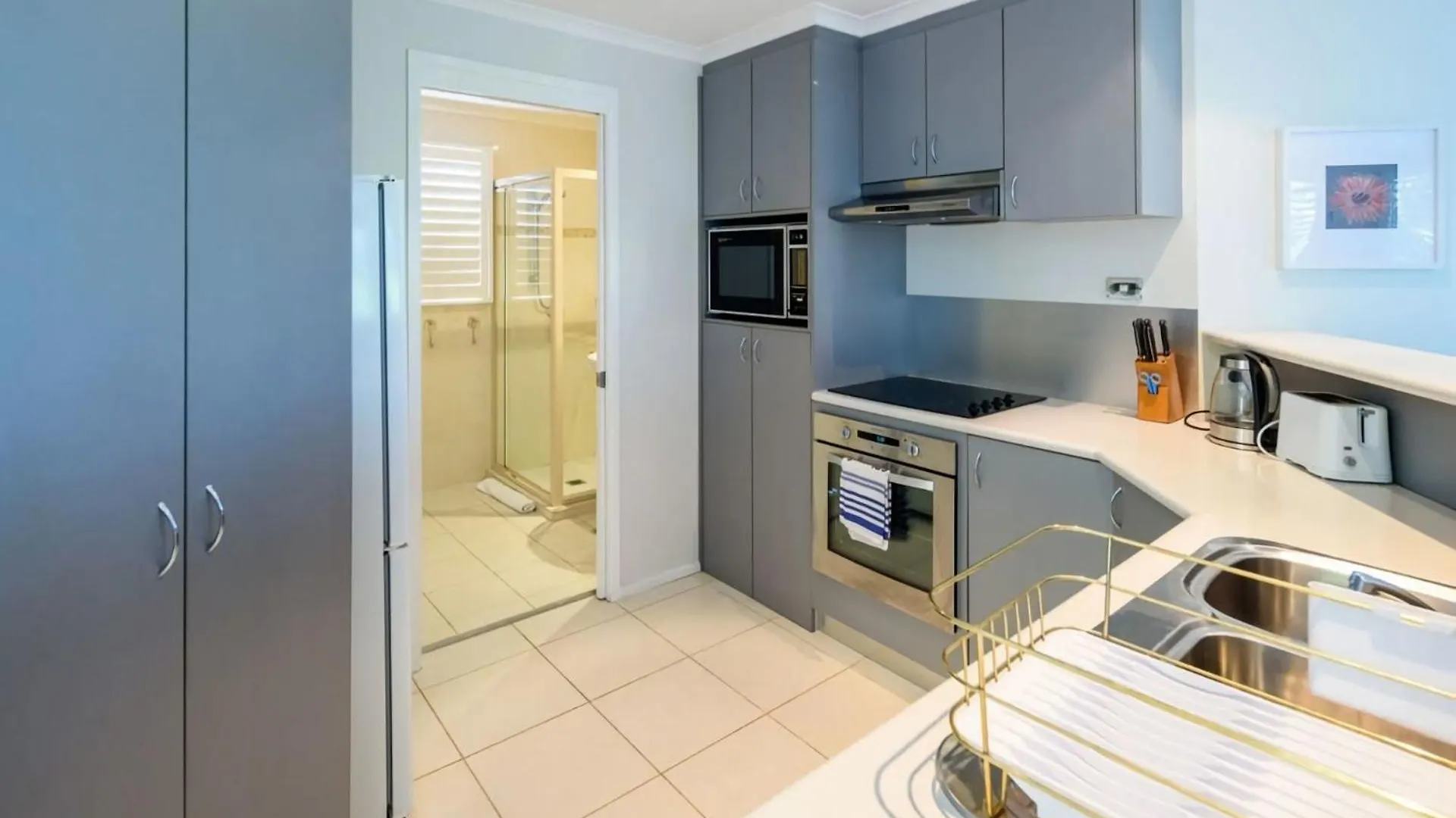 Stunning Riverside Hinterland Retreat Gold Coast