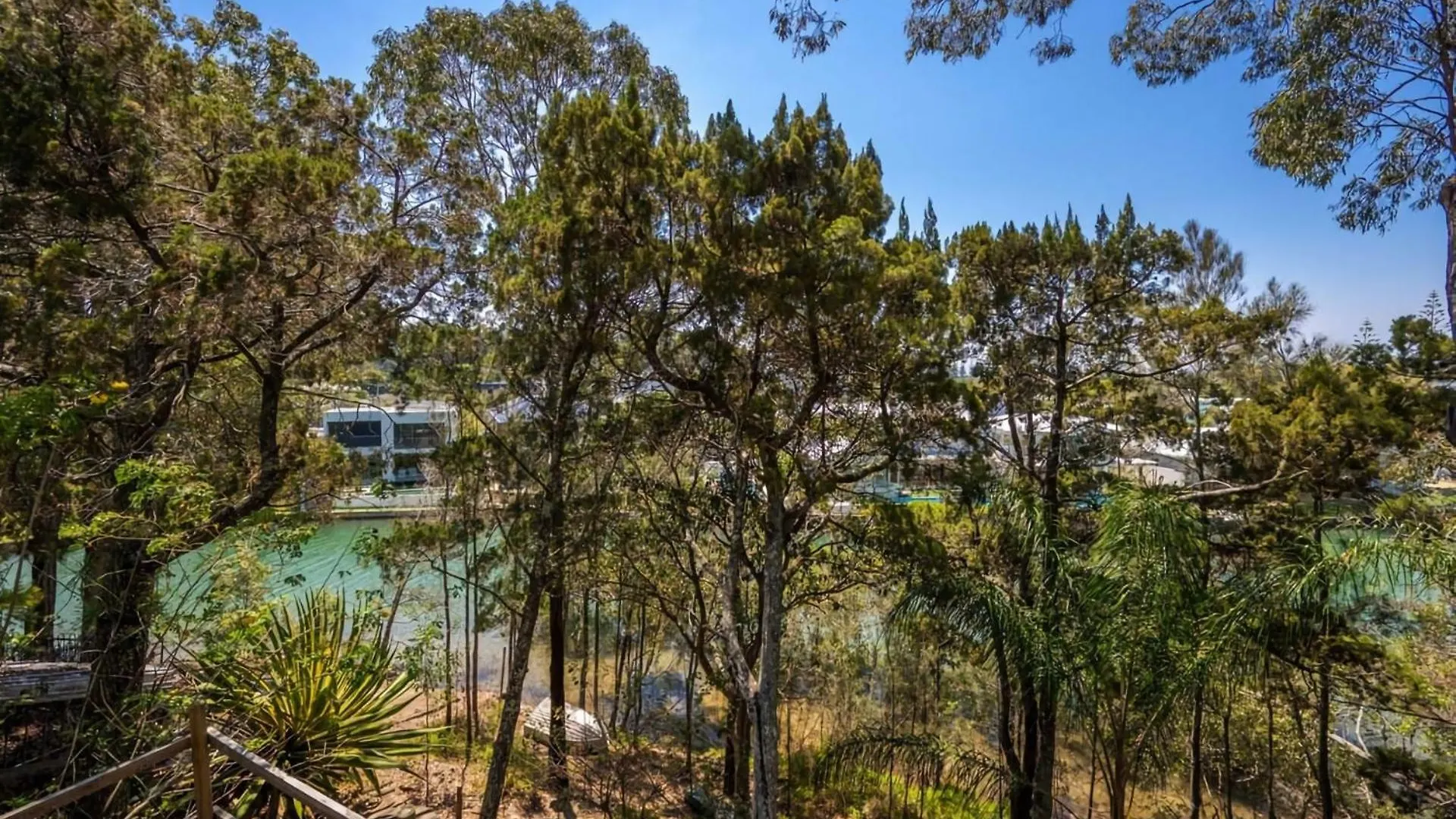 Stunning Riverside Hinterland Retreat Gold Coast Apartment